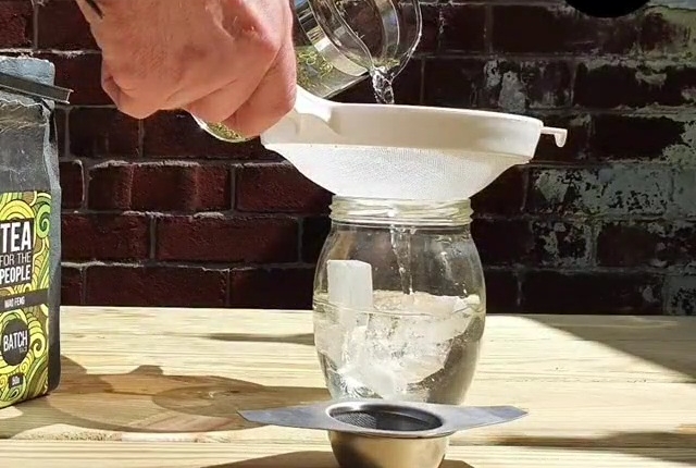 Make Loose Leaf Tea Without a Strainer - Use a Sieve